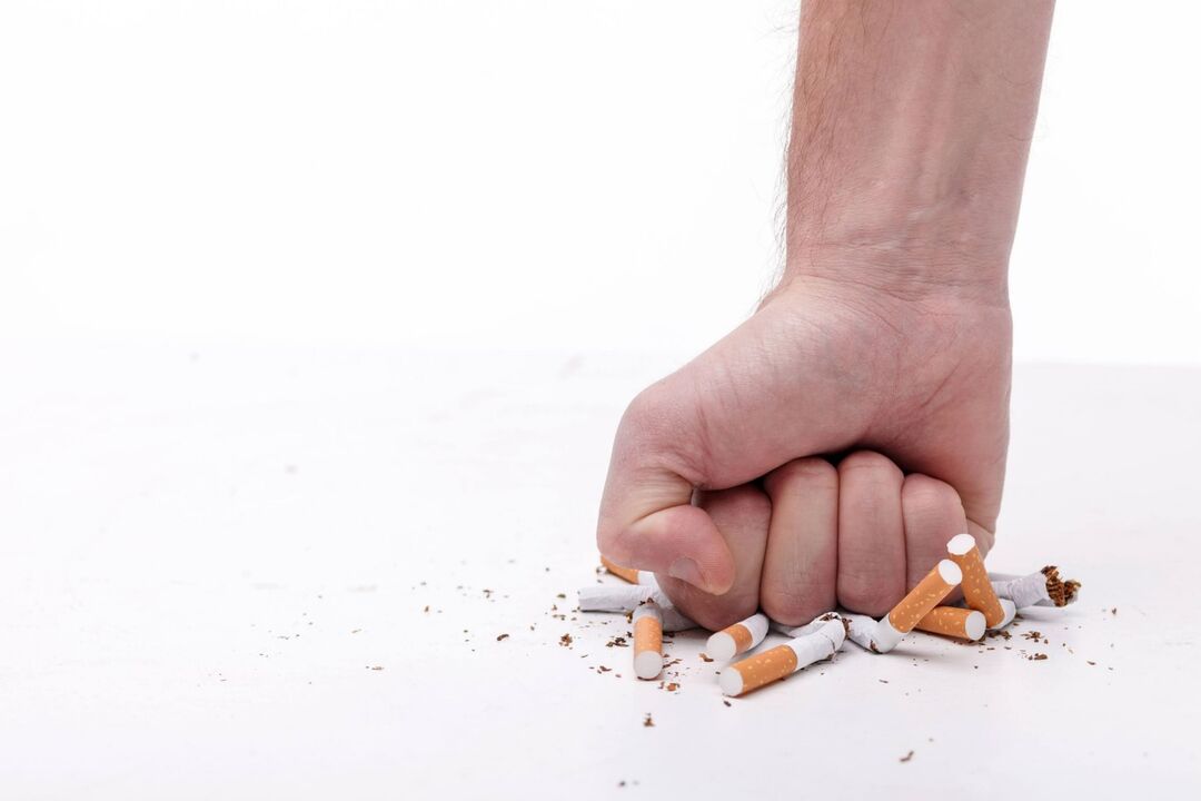 Rejet de cigarette à l'aide du spray Nicode